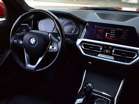 Used 2021 BMW 330i Sedan w/ Convenience Package (ZC2) RWD image 25