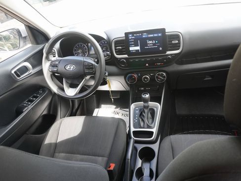 Used 2022 Hyundai Venue SE w/ Cargo Package image 19