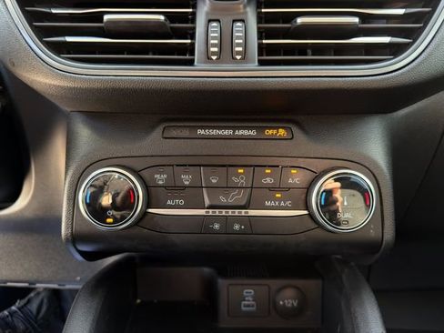 Used 2023 Ford Escape Active image 29