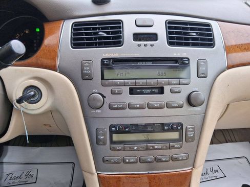 Used 2005 Lexus ES 330 FWD image 16