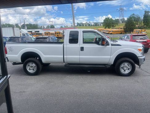Used 2016 Ford F250 XL w/ Power Equipment Group AWD/4WD image 5