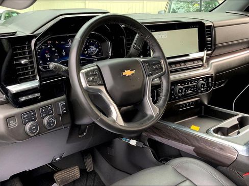 Used 2024 Chevrolet Silverado 2500 LTZ w/ LTZ Plus Package AWD/4WD image 15