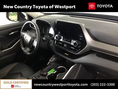 Certified 2023 Toyota Highlander XLE image 21