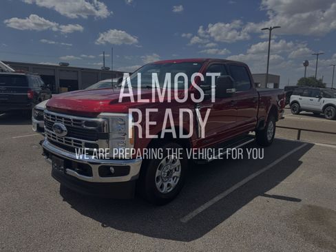 Used 2023 Ford F250 XLT w/ FX4 Off-Road Package AWD/4WD image 2