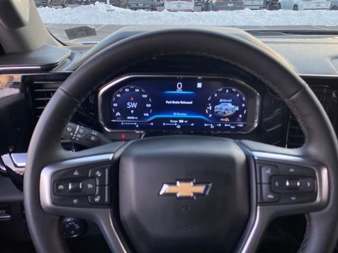 Used 2023 Chevrolet Silverado 1500 LT image 13