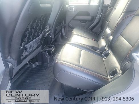 Used 2022 Jeep Gladiator Mojave w/ Cold Weather Group image 15