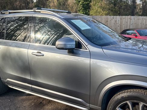 Used 2018 Volvo XC90 T6 Momentum w/ Convenience Package image 16