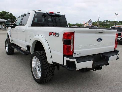 Used 2023 Ford F250 Lariat w/ Lariat Ultimate Package AWD/4WD image 8