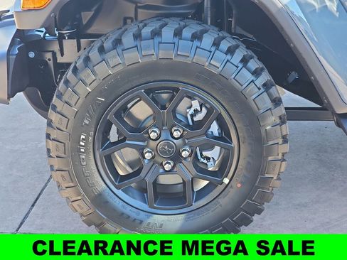 New 2025 Jeep Gladiator Willys image 34