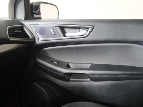 Used 2023 Ford Edge SE w/ Black Appearance Package image 17