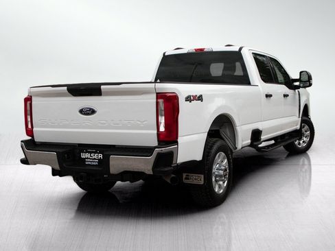 Used 2023 Ford F350 XLT AWD/4WD image 5