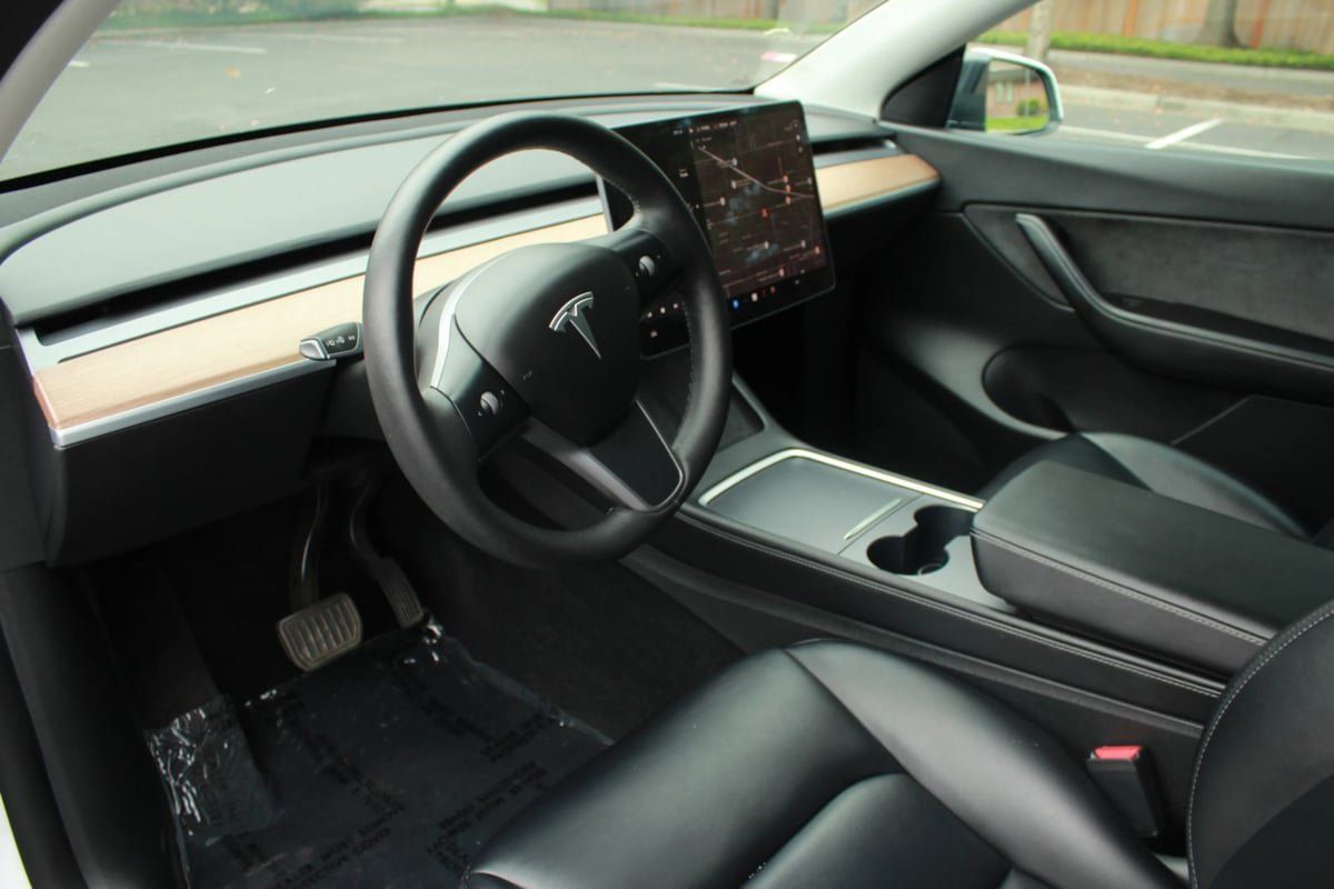 Used 2022 Tesla Model Y Long Range AWD/4WD image 10