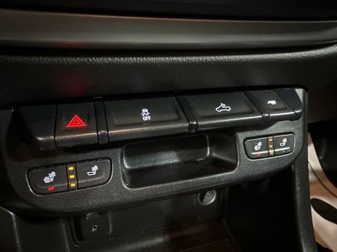 Used 2015 Chevrolet Colorado LT w/ Luxury Package AWD/4WD image 15
