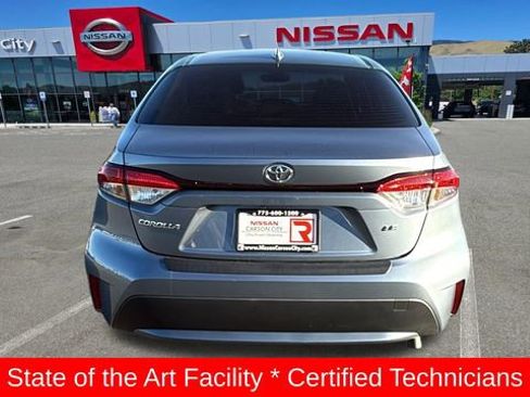Used 2022 Toyota Corolla LE image 4