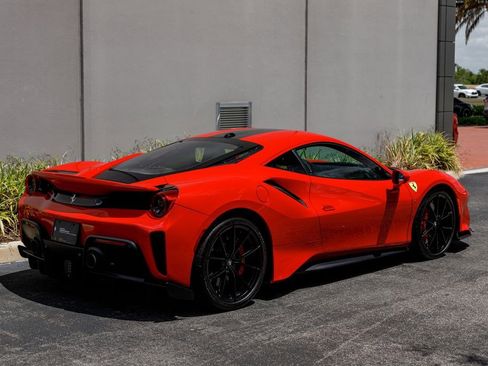 Used 2019 Ferrari 488 Pista Coupe RWD image 4
