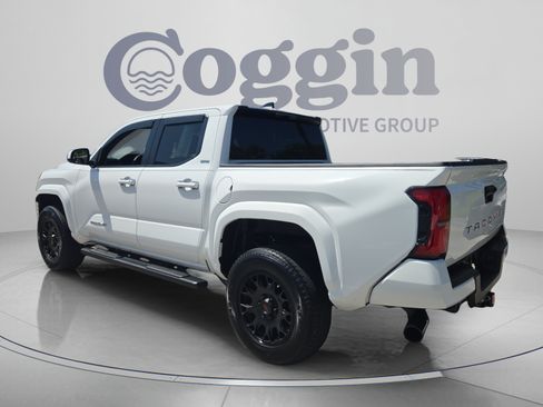 Used 2024 Toyota Tacoma SR5 RWD image 3