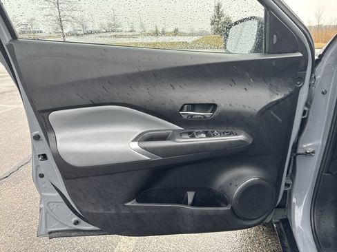 Used 2023 Nissan Kicks SR w/ SR Premium Package FWD image 26