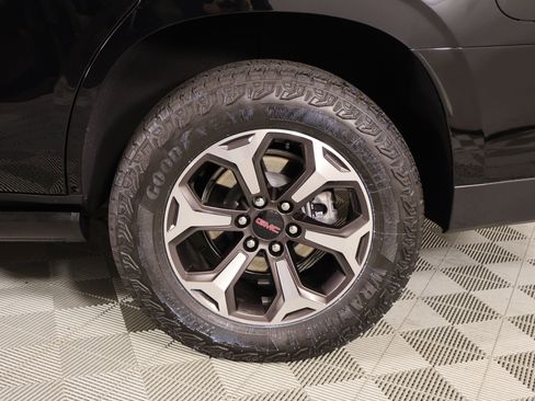Used 2025 GMC Yukon AT4 Ultimate w/ LPO, Floor Liner Package AWD/4WD image 21