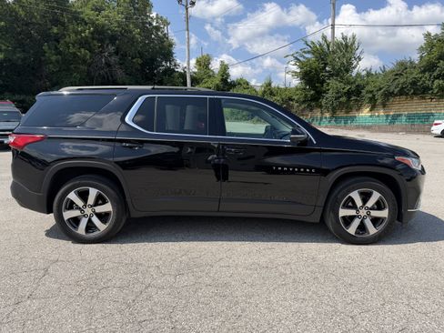 Used 2020 Chevrolet Traverse LT w/ LT Premium Package AWD/4WD image 8
