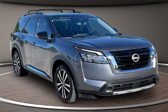 Used 2023 Nissan Pathfinder Platinum AWD/4WD image 10