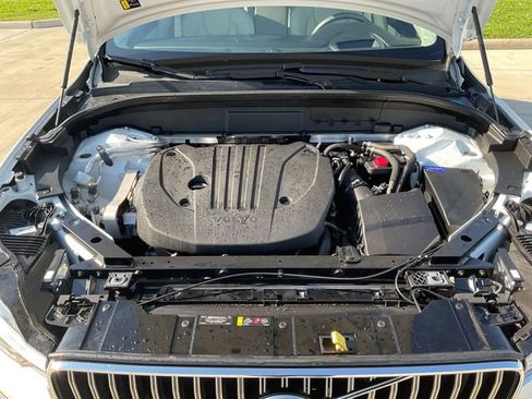 Used 2023 Volvo XC60 B5 Ultimate w/ Climate Package image 33