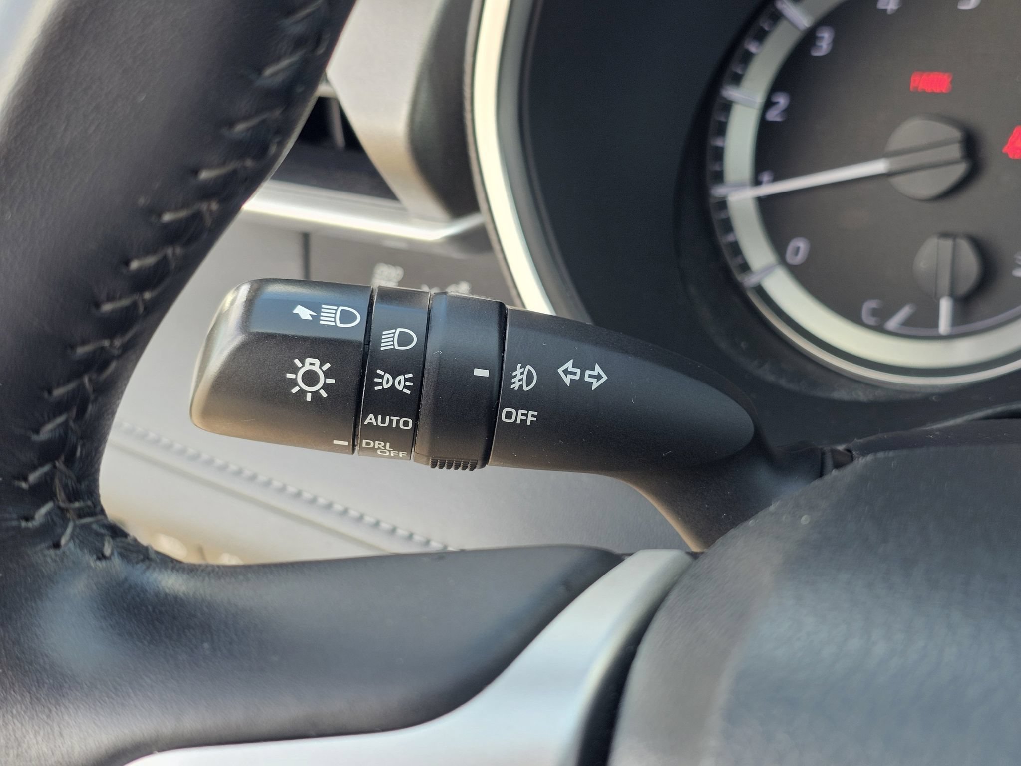 Used 2023 Toyota Highlander XLE FWD image 23