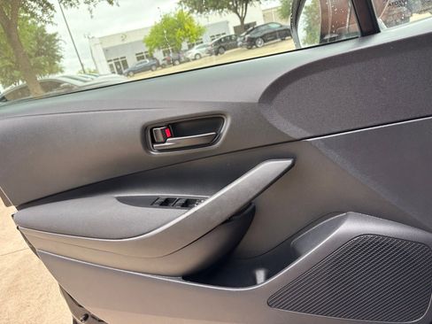 Used 2025 Toyota Corolla LE image 26
