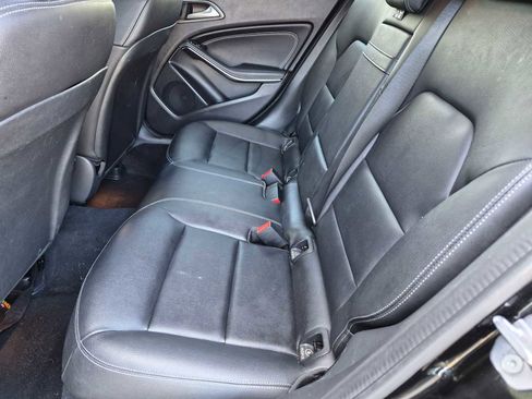 Used 2020 Mercedes-Benz GLA 250 4MATIC image 17