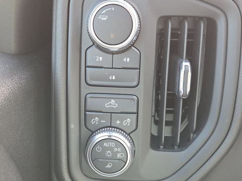 Used 2023 GMC Sierra 2500 Pro w/ Gooseneck/5TH Wheel Package image 4