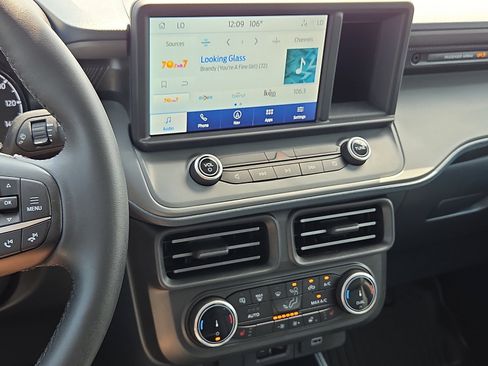 Used 2023 Ford Maverick Lariat w/ Lariat Luxury Package FWD image 16
