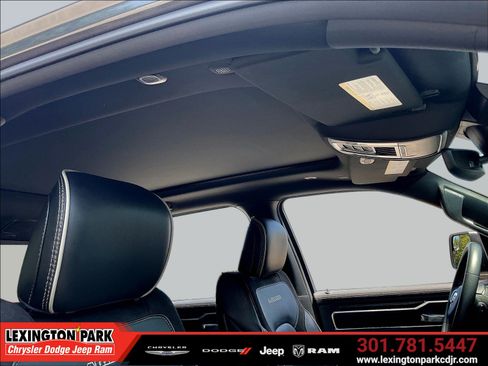 Used 2024 RAM 1500 Laramie AWD/4WD image 27