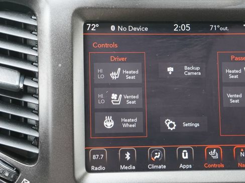 Used 2019 Jeep Cherokee Trailhawk AWD/4WD image 30