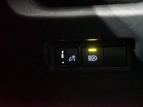 Certified 2022 Toyota RAV4 XLE image 23