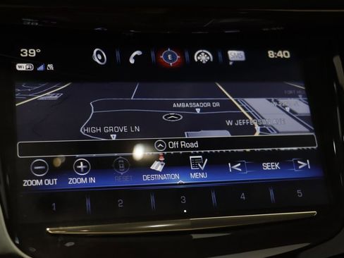 Used 2020 Cadillac Escalade Premium Luxury AWD/4WD image 10