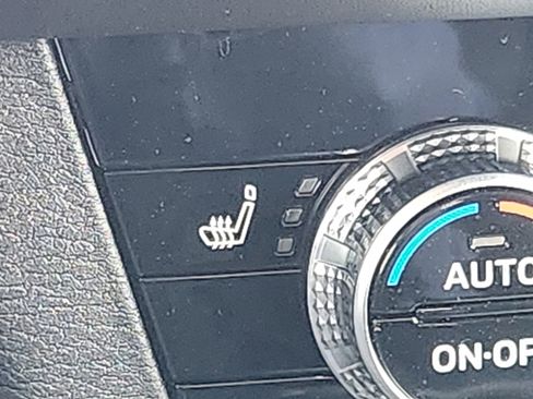 New 2025 Mitsubishi Outlander SE image 22