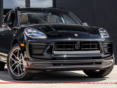 New 2026 Porsche Macan AWD/4WD image 9
