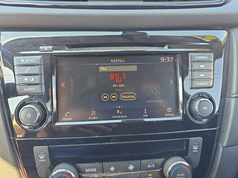 Used 2020 Nissan Rogue SV AWD/4WD image 27
