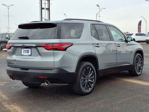 Used 2023 Chevrolet Traverse RS image 7