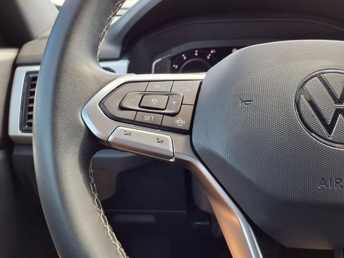 Used 2022 Volkswagen Atlas Cross Sport SE image 14