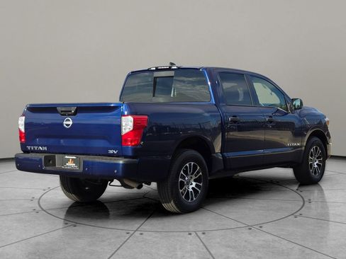Used 2023 Nissan Titan SV image 5