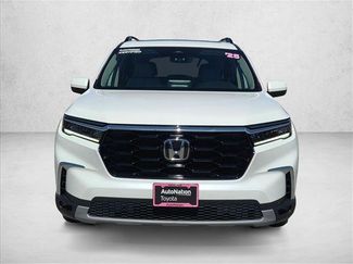 Used 2025 Honda Pilot Touring video 2
