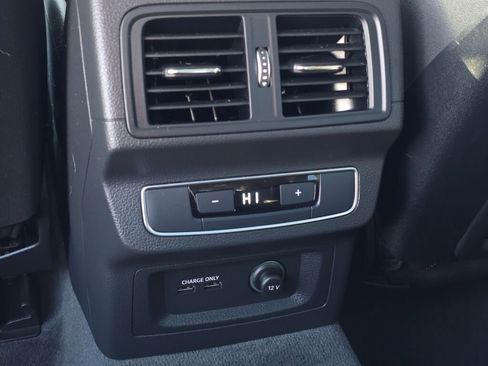 Used 2022 Audi Q5 2.0T Premium w/ Convenience Package image 18