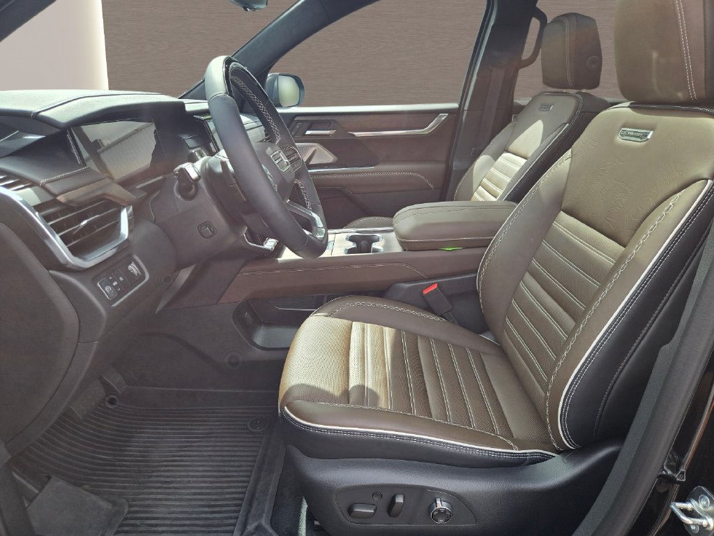 Used 2026 GMC Acadia Denali Ultimate w/ LPO, Floor Liner Package FWD image 30