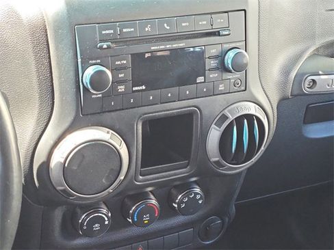 Used 2017 Jeep Wrangler Unlimited Sport w/ Connectivity Group image 20