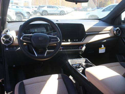 New 2026 Chevrolet Equinox ACTIV w/ Convenience Package III image 13