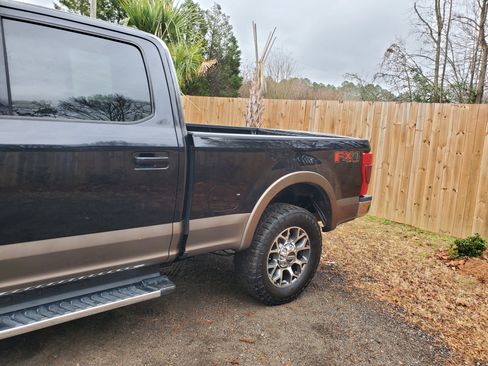 Used 2020 Ford F250 Lariat w/ Lariat Ultimate Package image 7