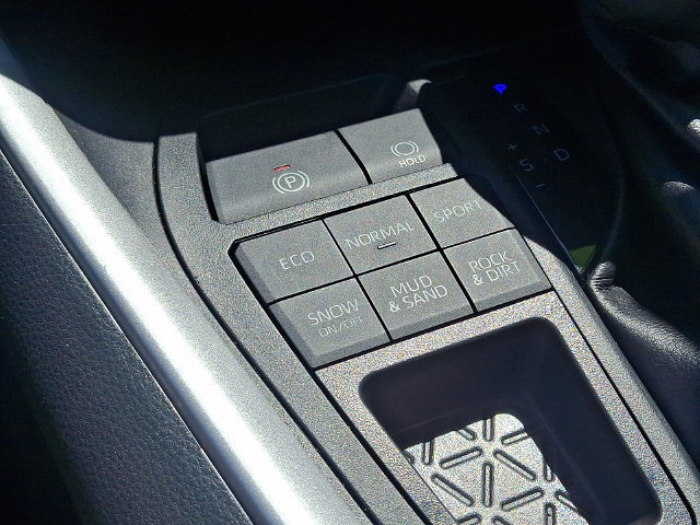 Certified 2022 Toyota RAV4 XLE AWD/4WD image 16