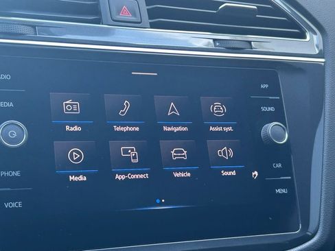 Used 2021 Volkswagen Tiguan SE R-Line image 16