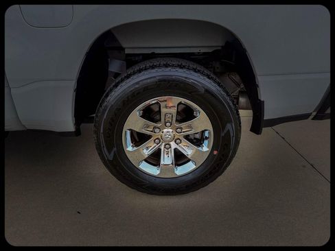 Used 2024 RAM 1500 Laramie image 14