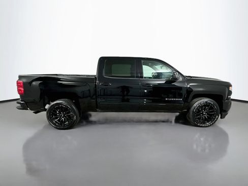 Used 2018 Chevrolet Silverado 1500 LT w/ All Star Edition RWD image 9